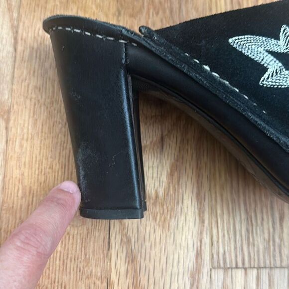 Donald J. Pliner Black Embroidered Suede Mule Western Heels Women’s 8.5M - Picture 11 of 12